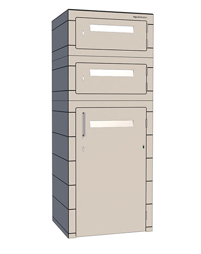 Beiger Paketkasten mit drei Fächern und drei Briefkästen für Mehrfamilienhaus.