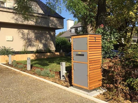 Paketkasten aus Lärchenholz