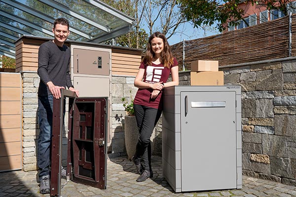 Gründer von Mypaketkasten mit neuen Paketkastenmodellen neue Produkte von Mypaketkasten mit Gründern