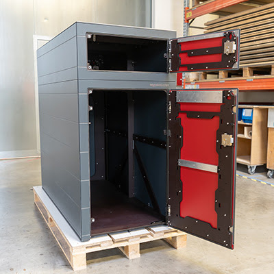 geöffnete Türen Paketbox One für sehr lange Pakete